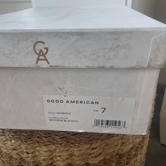 Good American Cinder-F*cking-Rella Wedge in Neoprene Black - Picture 4 of 5